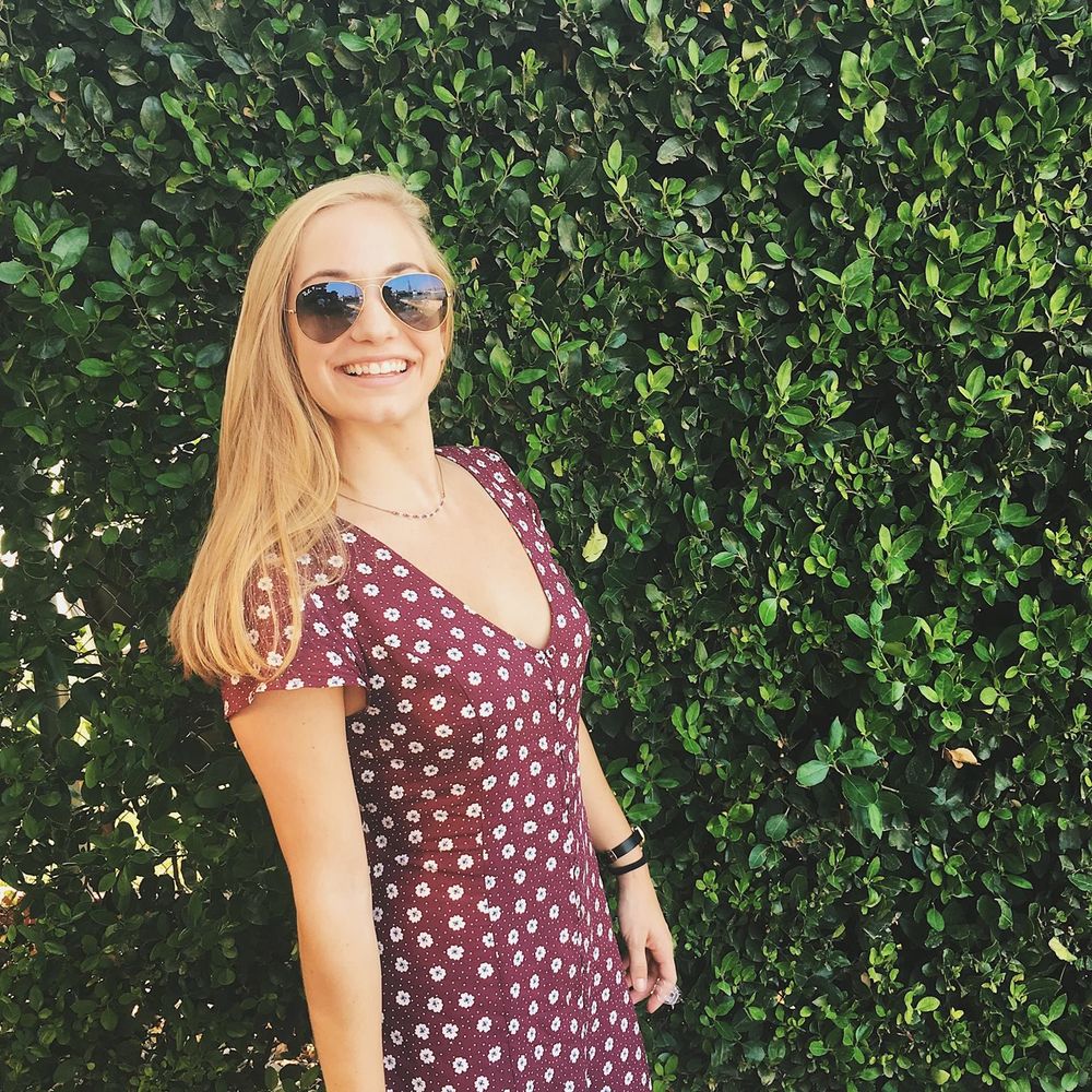 Meet your Posher, Elissa